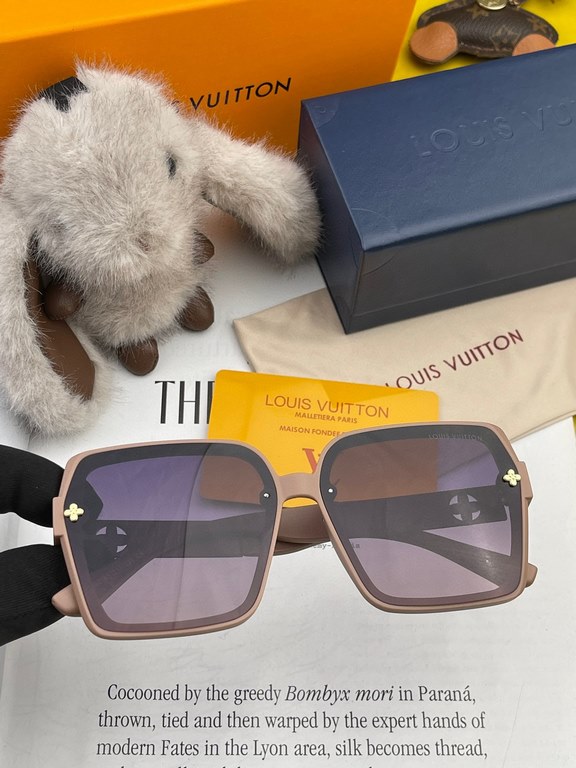 LV 2024 spring new Trendy explosion fashion box sunglasses high quality wear comfortable Net red tide models sunglasses Model L2200