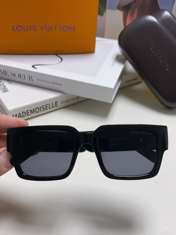 LV Louis Vuitton new sunglasses retro personality avant-garde sunglasses model model high quality plate high quality box