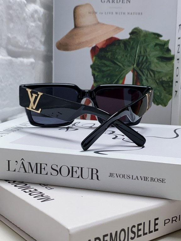 LV Louis Vuitton new sunglasses retro personality avant-garde sunglasses model model high quality plate high quality box