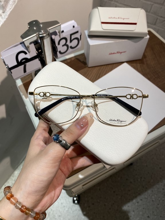 Salvatore ferragam Ferragam SF2214 polygonal frame myopia glasses  Plain glasses High quality Not picky face Know the goods to come Size 55-16-145 Women's Eyeglasses