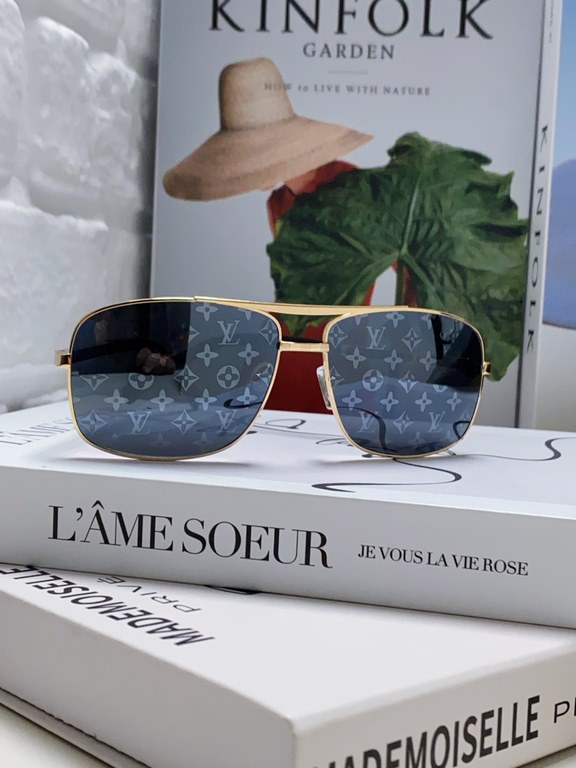 LV Louis Vuitton Sunglasses can be matched with near with myopia metal sunglasses men's fashion retro sunshade square frame glasses double beam sunglasses female models