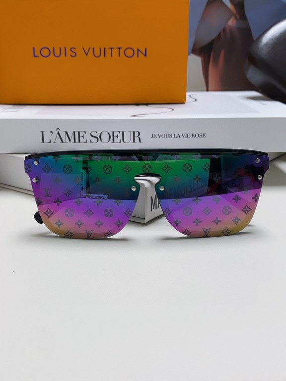 LV Louis Vuitton Alphabet Collection L.V Internet Explosion In stock in large quantities. In stock. In stock LOUIS VUITTO Original LV cut edge rimless shape Gorgeous turn with infinite taste Patterned design Classic uniq