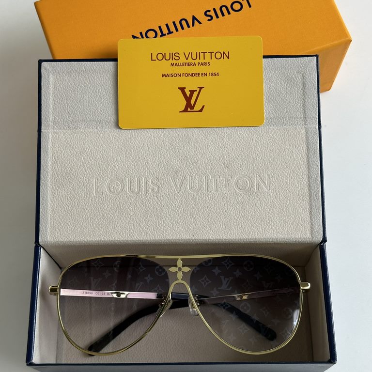 LOUIS VUITTO Louis Vuitton MODEL Z1869U