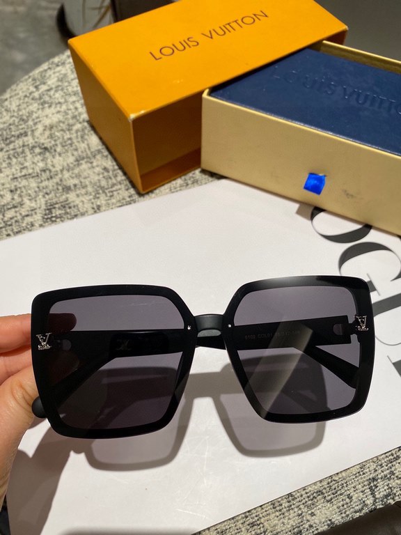 Plv [TR Polarized Series].2024 New Polarized Sunglasses Style Multi .Classic square frame design, not picking face shape, whether with a coat or a dress are very temperament.Polarized Sunglasses for UV Prevention with 61