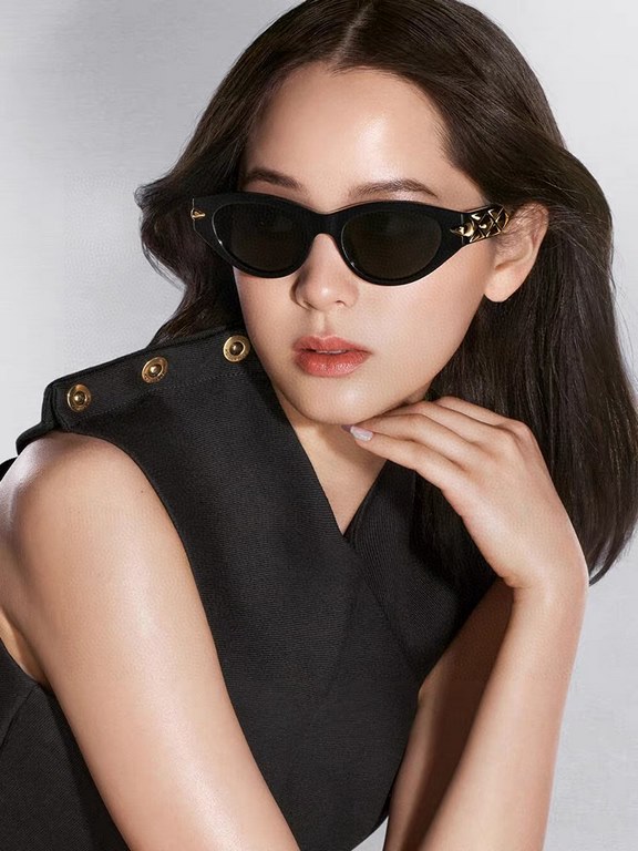 LV Louis Vuitton new cat-eye sunglasses   high-grade electroplated temples, men's and women's sun shades