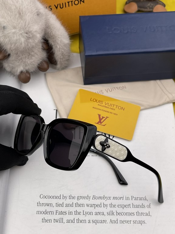 lv large frame sunglasses sunglasses classic box design, not pick face type, whether with a coat or dress are very temperament prevention UV Model Model L6221