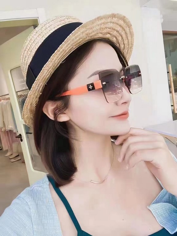 LV 2023 new women's square frame sunglasses driving sunglasses New rimless sunglasses Fashionable and generous Comfortable and light Exquisite luxury Ultra-light Model L220