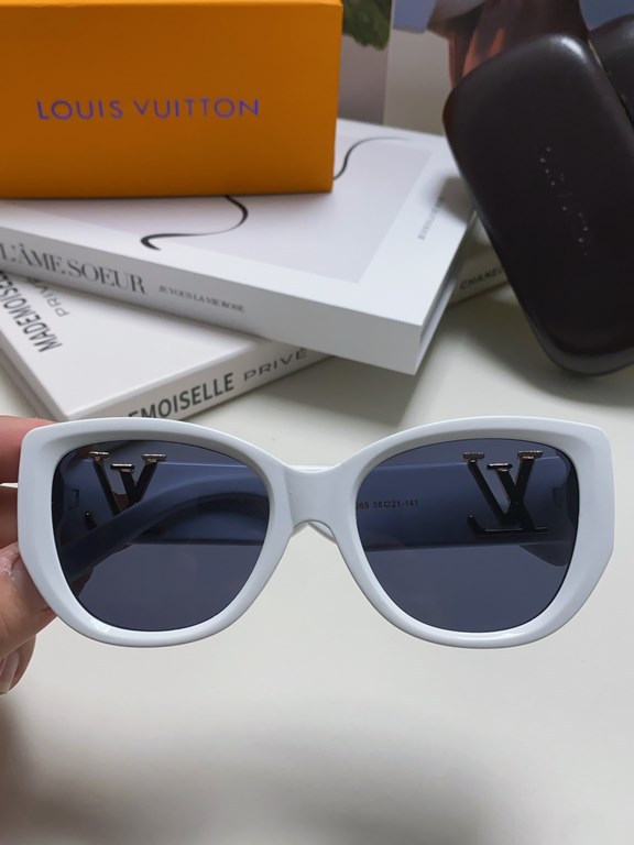 LV Louis Vuitton Retro cat eye butterfly sunglasses women large frame spicy girl round face show face small advanced sense of ultraviolet protection sunglasses tide ladies glasses