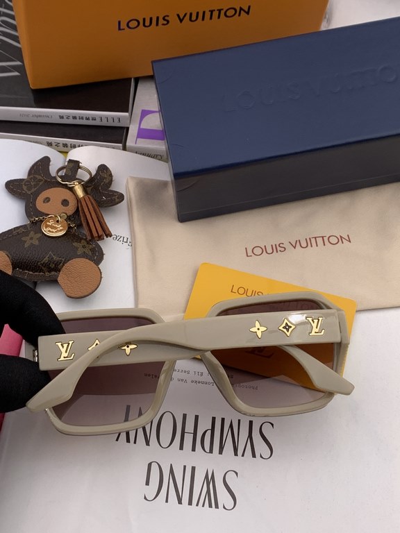 lv large frame sunglasses sunglasses classic square box design, do not pick face type, whether with a coat or dress are very temperament prevention UV Model Model L1147