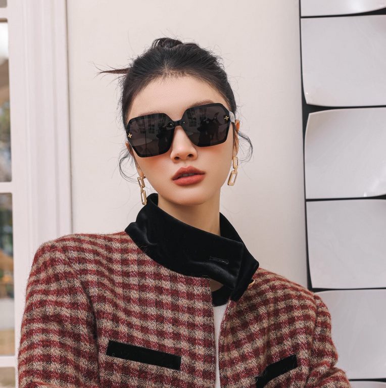 lv large frame sunglasses sunglasses classic square box design, do not pick face type, whether with a coat or dress are very temperament prevention UV Model Model L1147