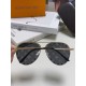 Lv Louis Vuitton New metal rivets large frame sunglasses Europe and the United States ladies sunglasses fashion toad sunglasses sunglasses retro