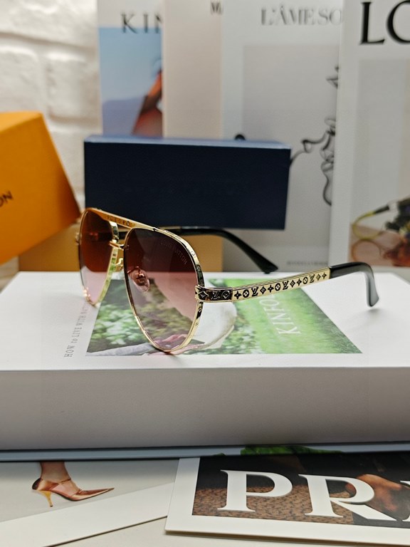 2024 new LOUIS VUITTON-Louis home New LV toad frame sunglasses Each payment is a boutique   fashionista decorative sunglasses High quality Not picky about the face     comfortable to wear Trendy and versatile    5 color