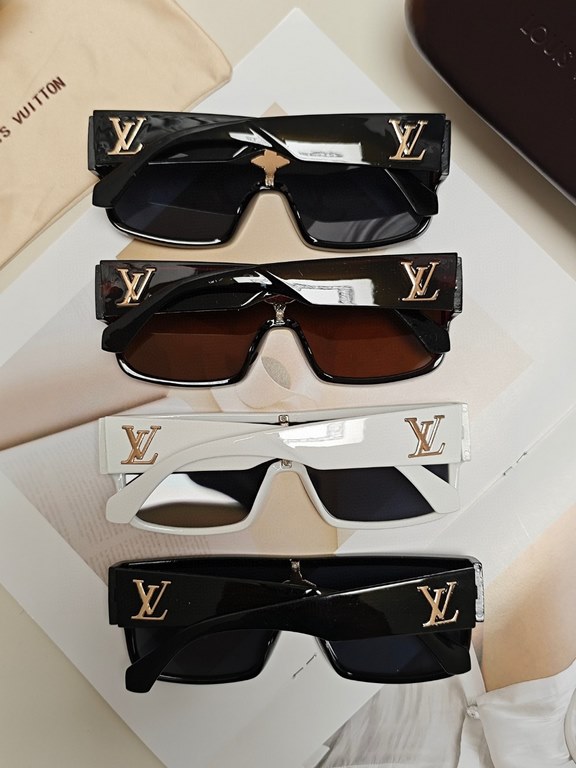 LV Louis Vuitton 2024 Europe and the United States men and women face cover thin new tide anti-ultraviolet all-in-one wind sunglasses sunglasses net red plate sunglasses super strong goggles