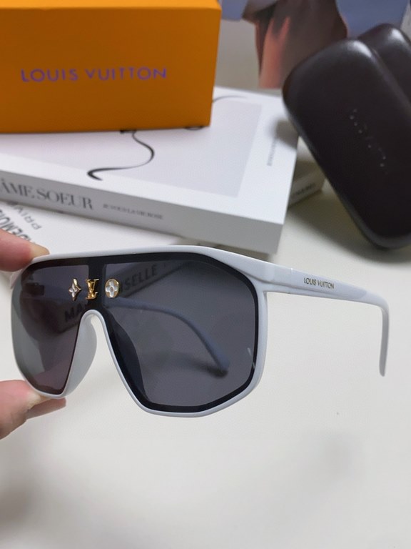 Lv Louis Vuitton 24 new net red women's sunglasses men and women fashion Europe and the United States anti-ultraviolet sunglasses