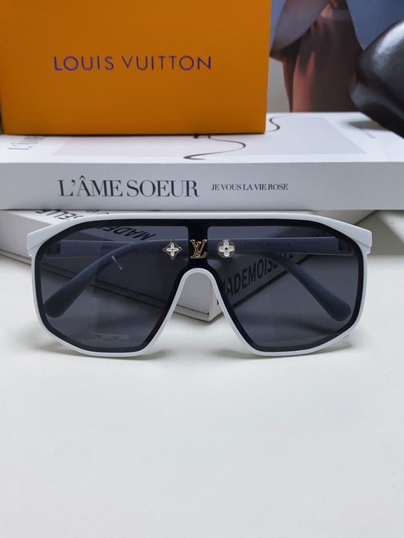 Lv Louis Vuitton 24 new net red women's sunglasses men and women fashion Europe and the United States anti-ultraviolet sunglasses