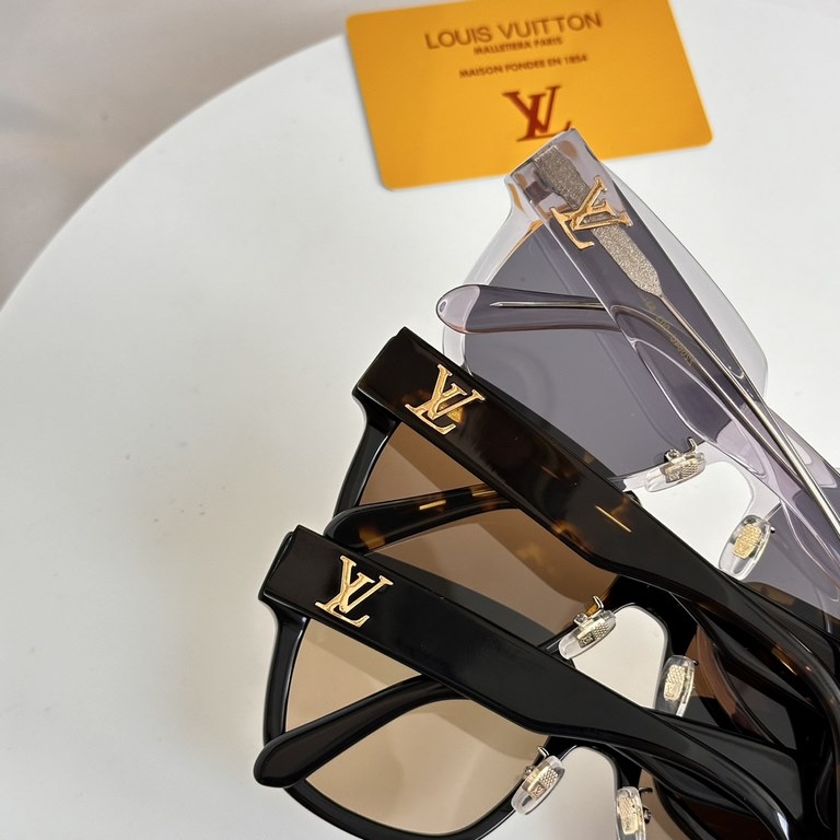 LOUIS VUITTON Louis Vuitton Z2084USIZE：53口19-145