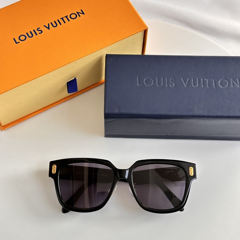 LOUIS VUITTON Louis Vuitton Z2084USIZE：53口19-145