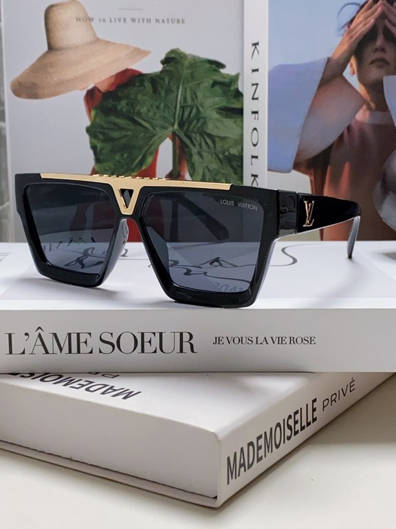 Lv Men's SunglassesLv this series of sunglasses are very good to see the hand in kind especially texture low-key luxury feeling ~ small to 20 little puppy big to 50-year-old uncle can handle!