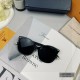 . [Louis Vuitton - LV . [Polaroid Resin Lenses . [PC frames are lightweight and comfortable to wear] . [size 65-13-145]. . [   new sunglasses to reduce the burden of glare, star models, blocking harmful light radiation, 