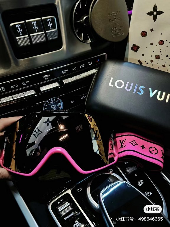 Lv ski goggles   new color