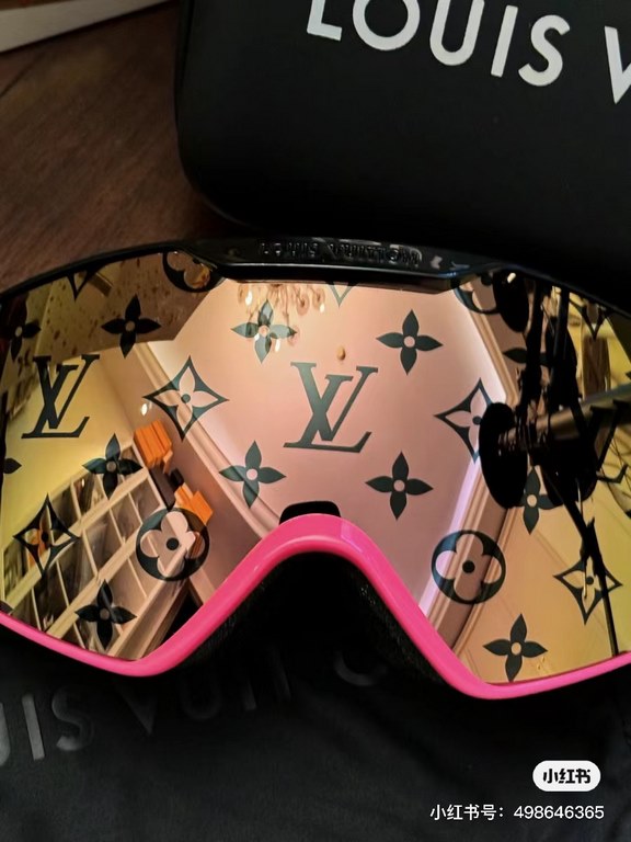 Lv ski goggles   new color