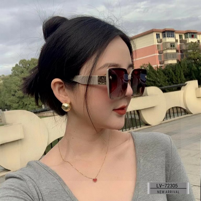 . [Louis Vuitton - LV . [Polaroid Resin Polarized Lenses] . [TR Frames Lightweight and Comfortable to Wear] . [size 58-17-149, ] . [  new sunglasses to reduce the burden of glare, star models, blocking harmful light radi