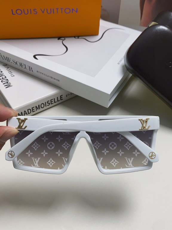 Yang Yang the same LV Louis Vuitton 2024 new sun shades, cool style, not necessarily attract men, but certainly attract a young lady!