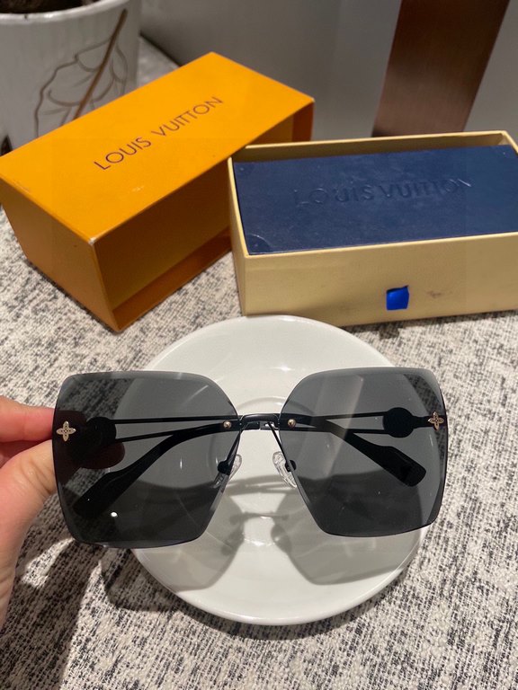 Plv [TR Polarized Series].2024 New Polarized Sunglasses Style Multi .Classic square frame design, not picking face shape, whether with a coat or a dress are very temperament.Polarized Sunglasses for UV Prevention with 61