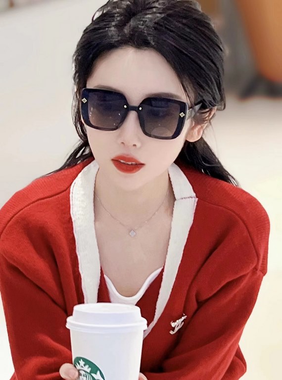 [TR Polarized Series] lv large frame sunglasses sunglasses classic box design, do not pick face type, whether with a coat or dress are very temperament polarized lenses to prevent ultraviolet Model Model L811