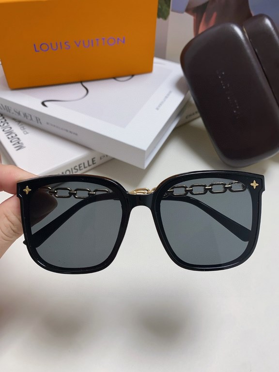 LV Louis Vuitton 2024 early spring new models Many stars with the same models.LV new large frame sunglasses Polaroid ultra-clear sunglasses