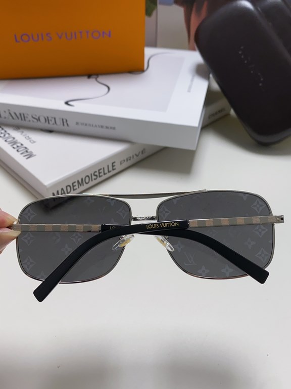 LV Louis Vuitton Sunglasses can be matched with near with myopia metal sunglasses men's fashion retro sunshade square frame glasses double beam sunglasses female models