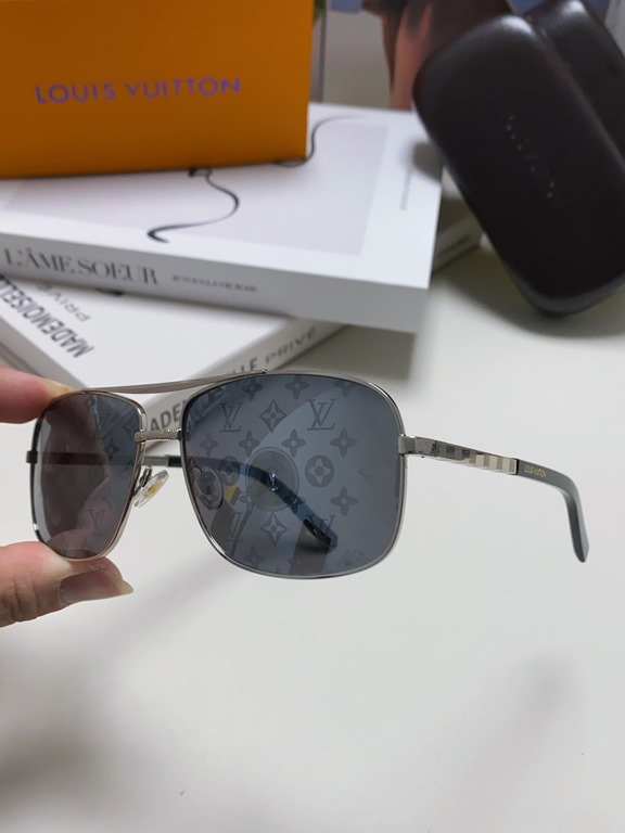 LV Louis Vuitton Sunglasses can be matched with near with myopia metal sunglasses men's fashion retro sunshade square frame glasses double beam sunglasses female models