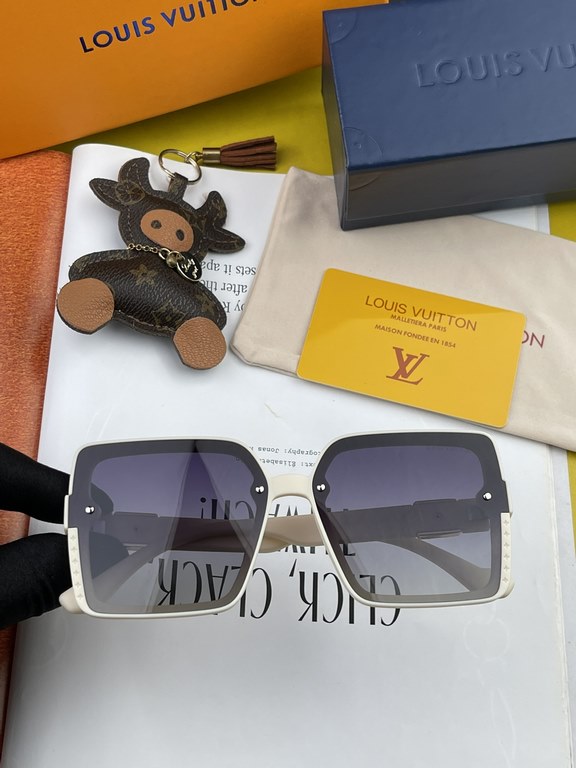 [TR Polarized Series] lv large frame sunglasses sunglasses classic box design, not pick face type, whether with a coat or dress are very temperamentally polarized lenses to prevent ultraviolet Model L1845