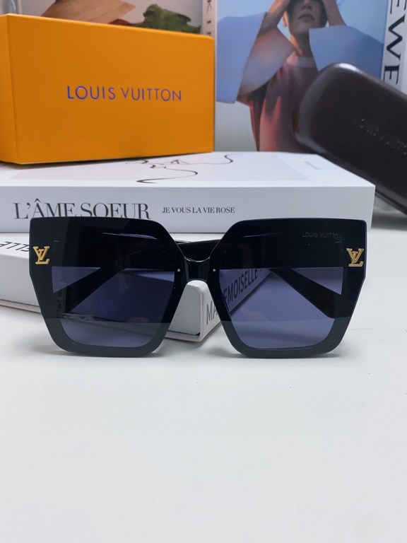 LV Louis Vuitton sunglasses Women's sunglasses   good-looking on the face super atmosphere show face small, small full print will not have the feeling of rustic thugs, men and women can take, the