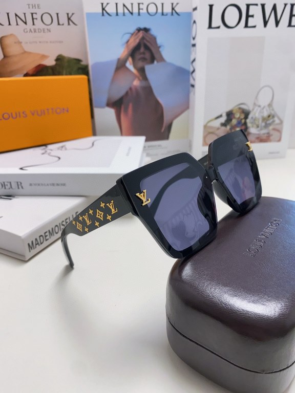 LV Louis Vuitton sunglasses Women's sunglasses   good-looking on the face super atmosphere show face small, small full print will not have the feeling of rustic thugs, men and women can take, the