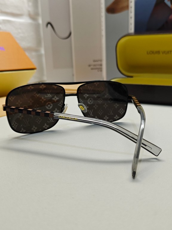 LV Louis Vuitton Sunglasses can be matched with near with myopia metal sunglasses men's fashion retro sunshade square frame glasses double beam sunglasses female models