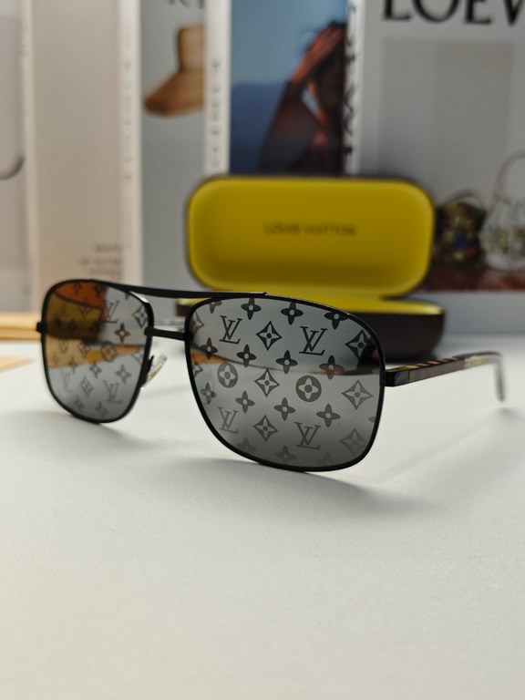 LV Louis Vuitton Sunglasses can be matched with near with myopia metal sunglasses men's fashion retro sunshade square frame glasses double beam sunglasses female models