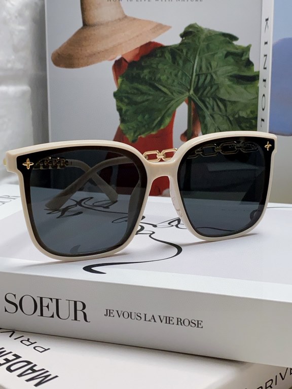 LV Louis Vuitton 2024 early spring new models Many stars with the same models.LV new large frame sunglasses Polaroid ultra-clear sunglasses