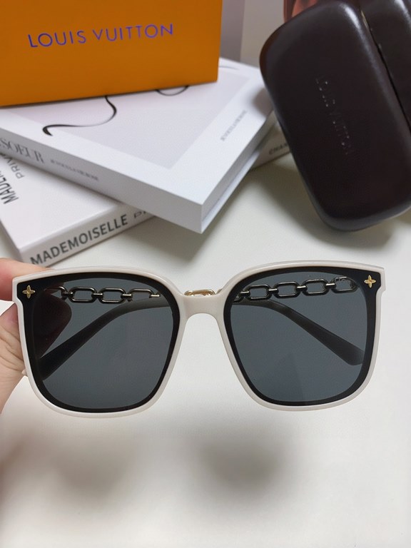 LV Louis Vuitton 2024 early spring new models Many stars with the same models.LV new large frame sunglasses Polaroid ultra-clear sunglasses