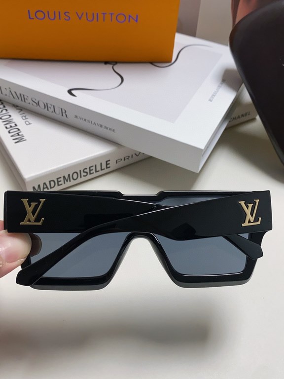 LV Louis Vuitton European and American large frame one-piece sunglasses Wang Hedi the same street beat tide cool glasses fashion inlaid diamond square men and women sunglasses