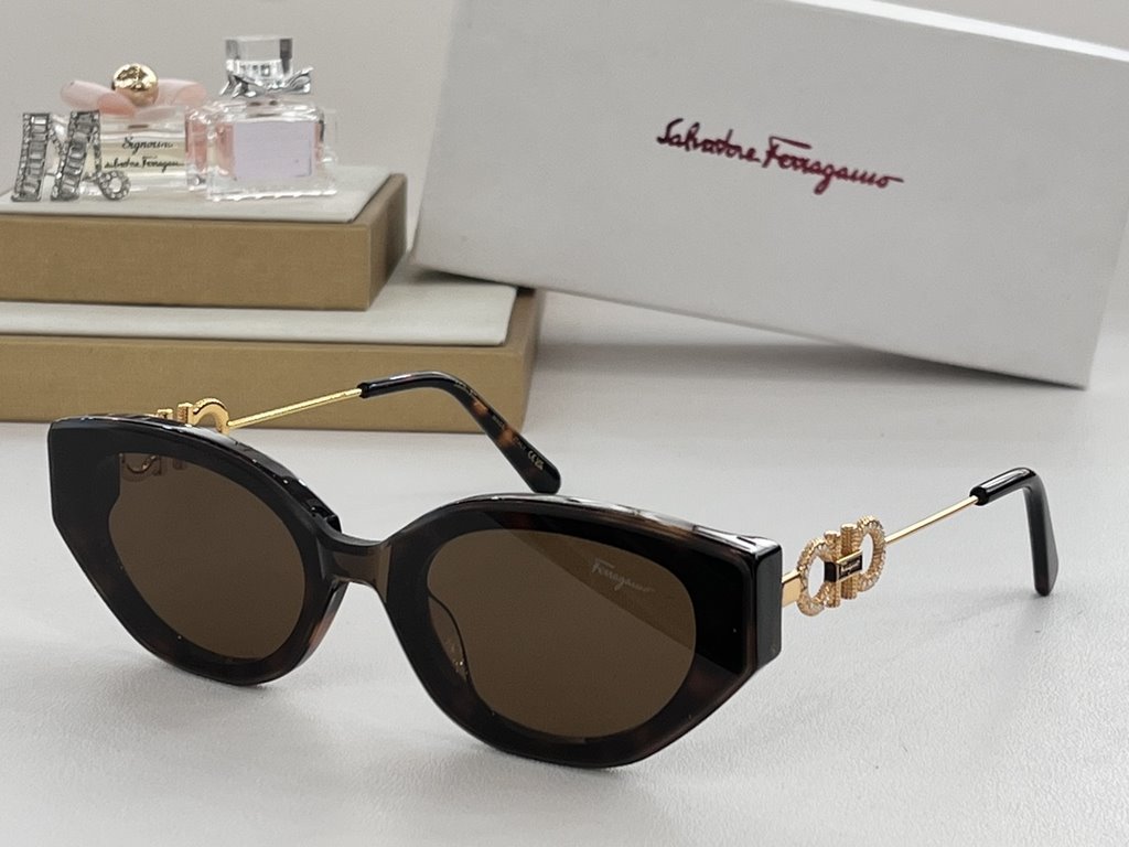 Salvatore ferragamMODEL：SF3514SIZE：51口22-142