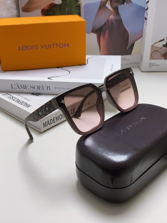 lv Louis Vuitton large frame sunglasses sunglasses classic box design, not pick face type, whether with a coat or a dress are very temperament polarized lenses to prevent ultraviolet rays