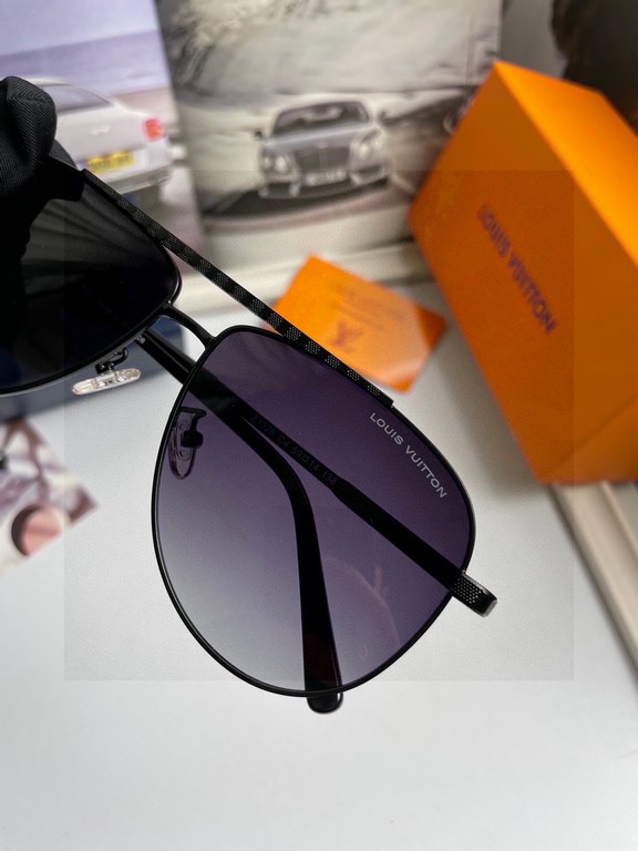 . New   Brand Louis Vuitton LV Original single quality men and women with the same polarized sunglasses   Material high-definition Polaroid polarized lenses, imported alloy printed logo mirror legs. Small frame exquisite