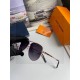 . New   Brand Louis Vuitton LV Original single quality men and women with the same polarized sunglasses   Material high-definition Polaroid polarized lenses, imported alloy printed logo mirror legs. Small frame exquisite