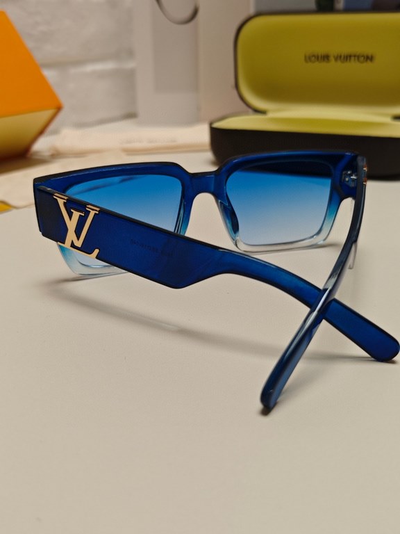 LV Louis Vuitton new sunglasses retro personality avant-garde sunglasses model model high quality plate high quality box