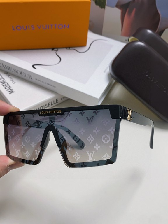 Yang Yang the same LV Louis Vuitton 2024 new sun shades, cool style, not necessarily attract men, but certainly attract a young lady!