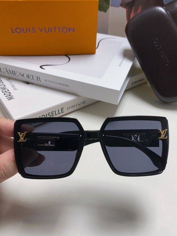 Lv Louis Vuitton 2024 new hollowed out polarized sunglasses women show face small fashion large frame sunglasses UV protection lightweight net red glasses for men and women