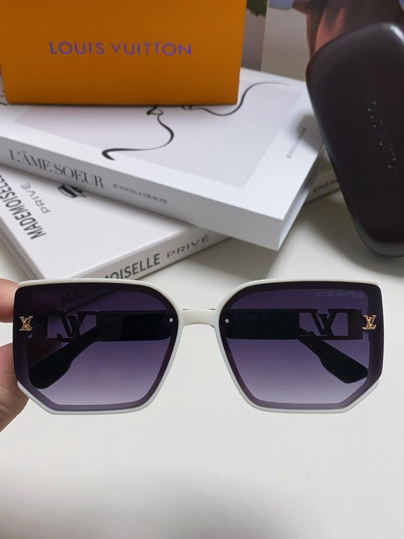 Lv Louis Vuitton 2024 latest version of the advanced sense of temperament large frame square celebrity sunglasses women's new large round face sunshade sunglasses for men and women