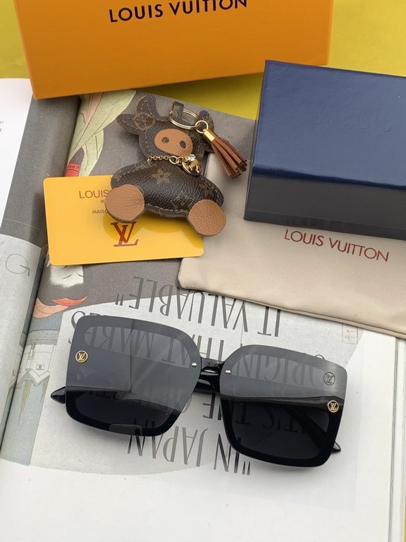 [TR Polarized Series] lv large frame sunglasses sunglasses classic box design, not pick face type, whether with a coat or dress are very temperamentally polarized lenses to prevent ultraviolet Model L8001