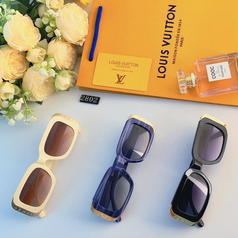 LV Korean temperament oval small frame thin sunglasses men and women tide street shooting sunscreen hip-hop bungee cat eye sunglasses